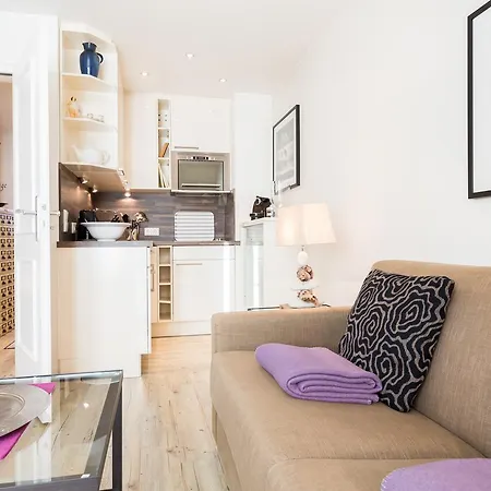 Apartment Mittelweg App Five